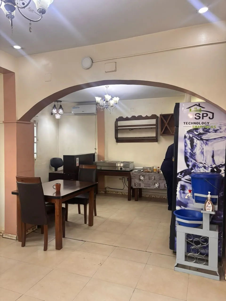 Salle du restaurant de l'Anglicane Guest House — photo 5